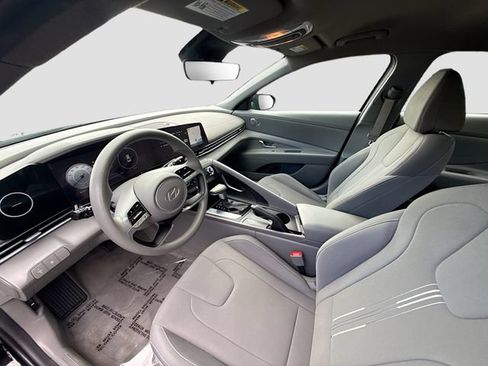 Used 2024 Hyundai Elantra SEL FWD image 21