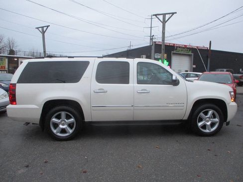 Used 2011 Chevrolet Suburban LTZ image 5