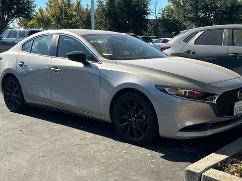 Used 2025 MAZDA MAZDA3 s FWD image 2