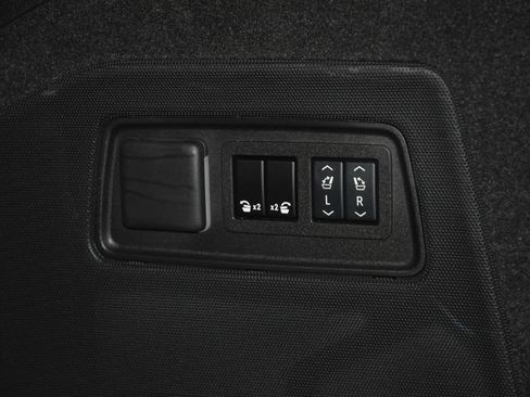 Used 2024 Cadillac Escalade ESV Premium Luxury w/ LPO, Floor Liner Package AWD/4WD image 26
