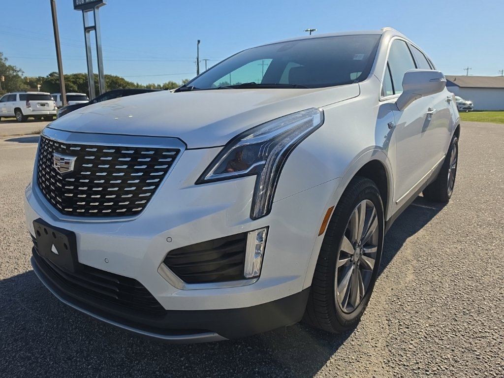 Used 2022 Cadillac XT5 Premium Luxury FWD image 2