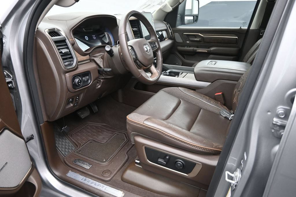 Used 2025 RAM 1500 Limited AWD/4WD image 10