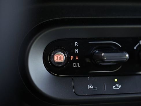 Used 2025 MINI Cooper S FWD image 33