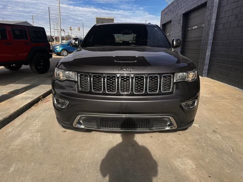 Used 2018 Jeep Grand Cherokee Limited image 3