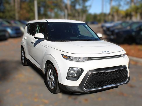 Certified 2022 Kia Soul LX w/ Technology Package image 15