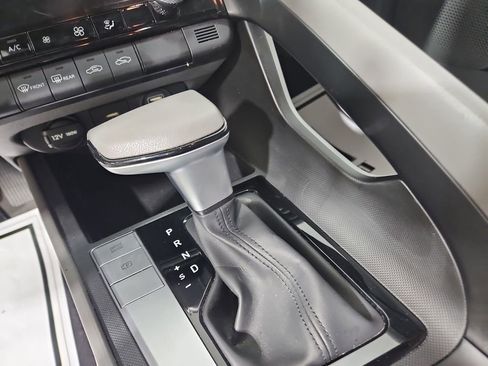 Certified 2022 Hyundai Elantra SEL FWD image 24