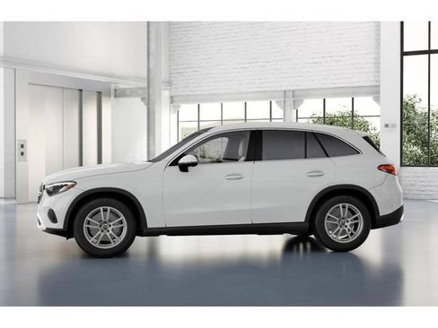 Used 2026 Mercedes-Benz GLC 300 4MATIC image 35