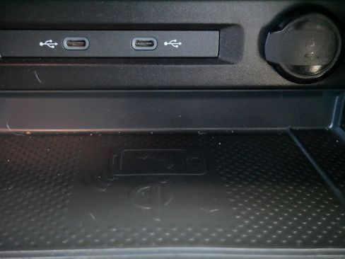 Used 2023 Volkswagen Tiguan SE AWD/4WD image 28