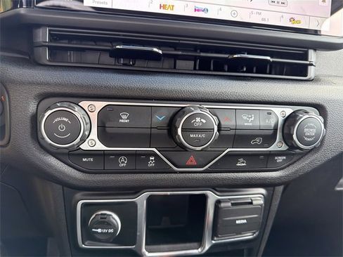 Used 2024 Jeep Wrangler Sport image 29