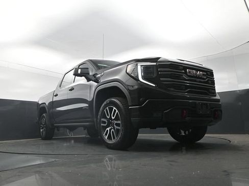 Used 2024 GMC Sierra 1500 AT4 w/ Technology Package AWD/4WD image 27