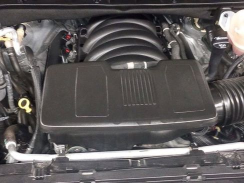 Used 2023 Chevrolet Suburban Z71 w/ Luxury Package image 10