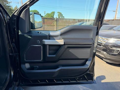 Used 2017 Ford F150 Lariat w/ Equipment Group 502A Luxury AWD/4WD image 14