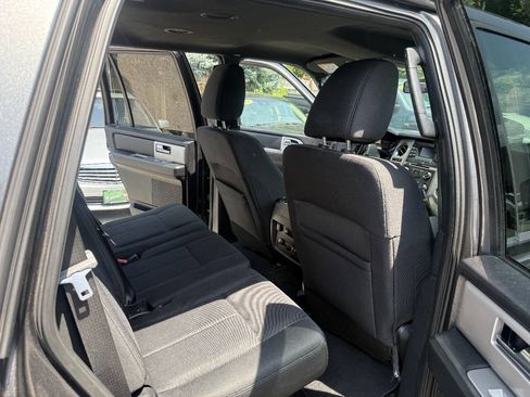 Used 2017 Ford Expedition XLT AWD/4WD image 16