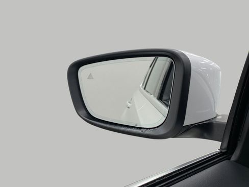 Certified 2025 BMW 330i xDrive Sedan w/ Premium Package image 20