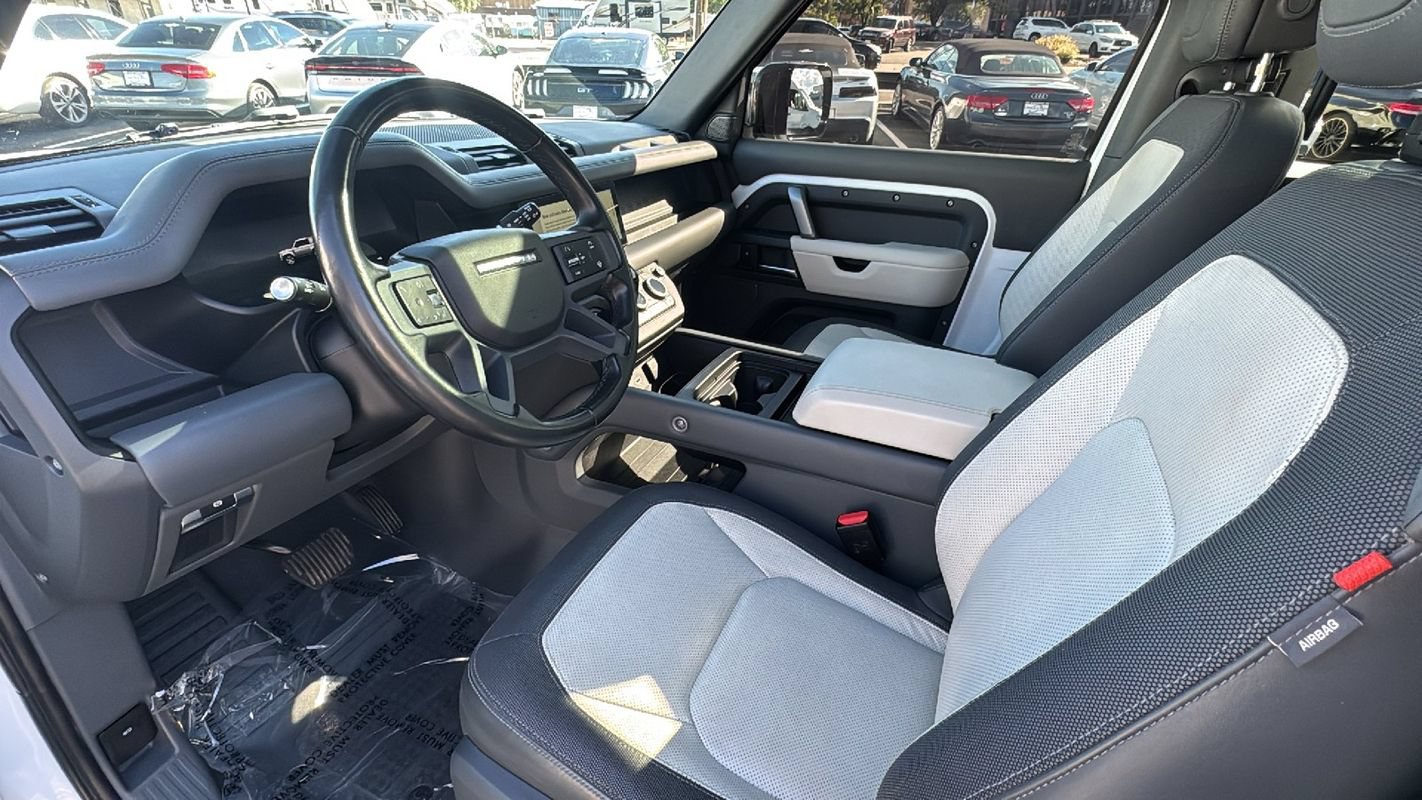 Used 2023 Land Rover Defender 90 X-Dynamic SE AWD/4WD image 9