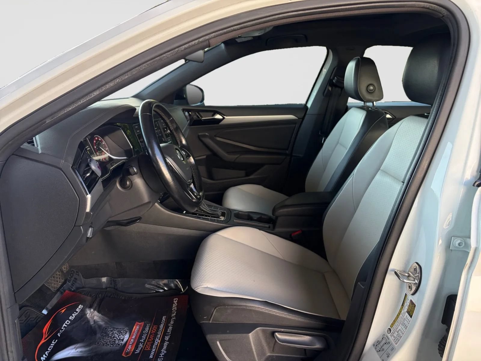 Used 2019 Volkswagen Jetta R-Line w/ R-Line Cold Weather Package FWD image 12
