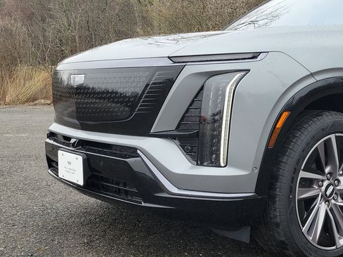 New 2026 Cadillac Vistiq Sport w/ LPO, Floor Liner Package image 14