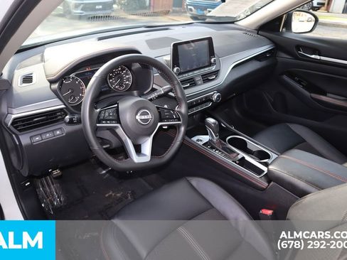 Used 2025 Nissan Altima 2.5 SR image 10