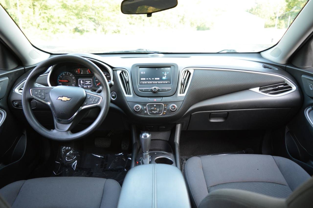 Used 2017 Chevrolet Malibu LS FWD image 18