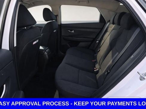 Used 2024 Hyundai Elantra SEL image 11