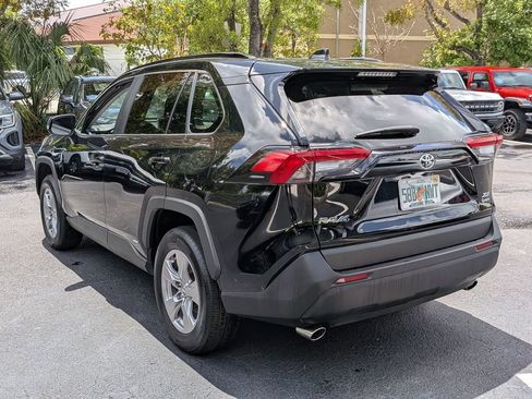 Used 2025 Toyota RAV4 XLE image 8