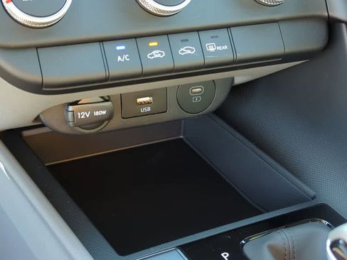 New 2026 Hyundai Elantra SE FWD image 32