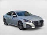 Used 2023 Nissan Altima 2.5 SV image 3