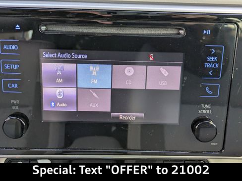 Used 2018 Toyota Corolla LE image 19