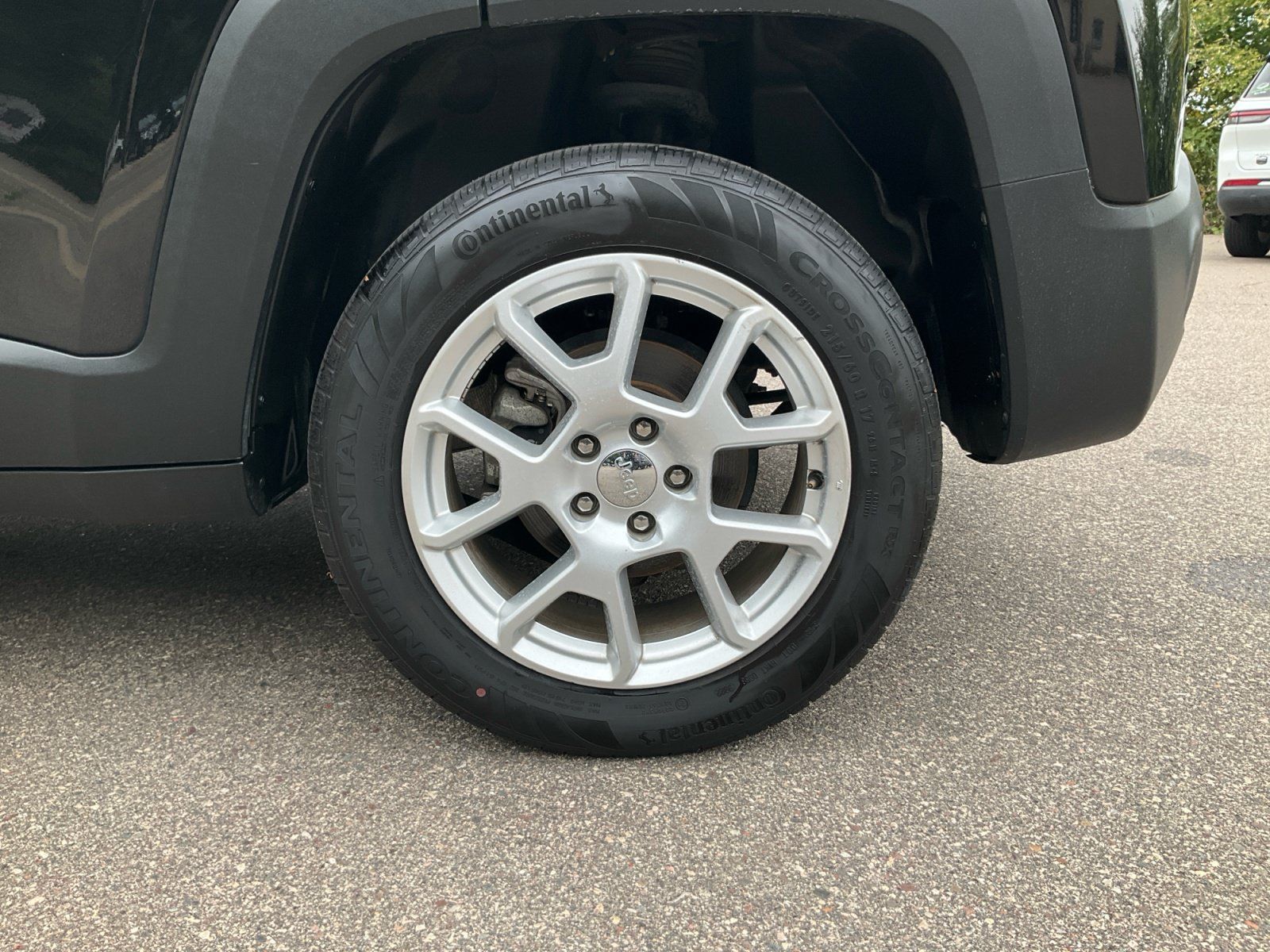 Used 2023 Jeep Renegade Latitude AWD/4WD image 23