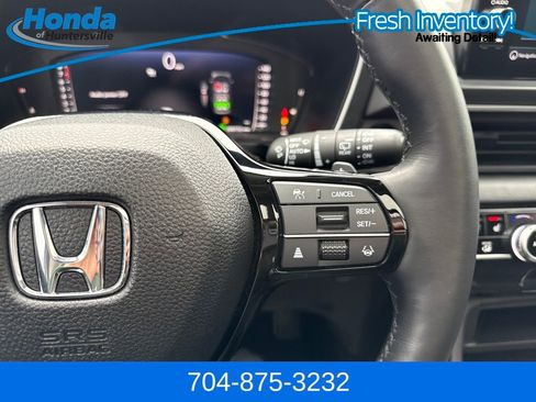 Used 2025 Honda Pilot Elite image 29