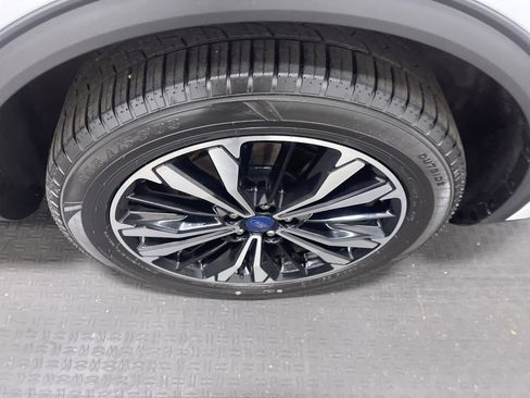 Used 2022 Ford Escape SE w/ SE Sport Appearance Package image 28