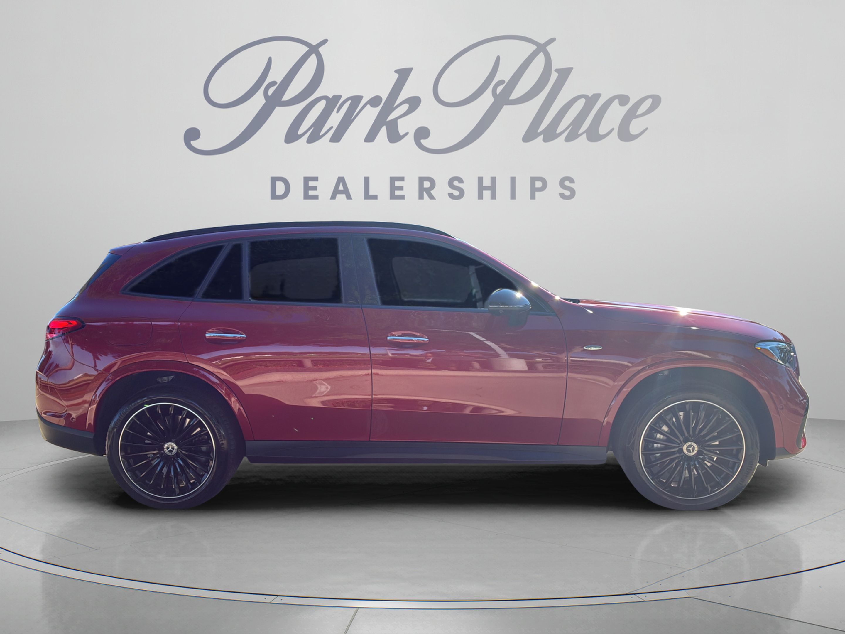 Used 2025 Mercedes-Benz GLC 350e 4MATIC image 6
