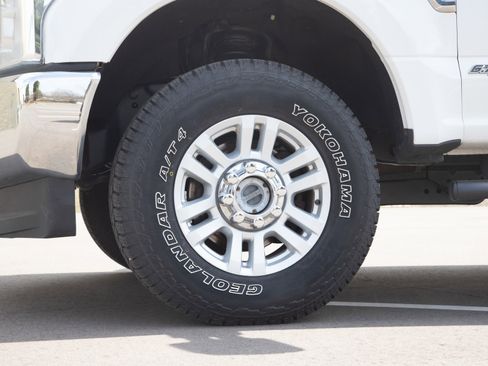 Used 2018 Ford F350 XLT AWD/4WD image 30