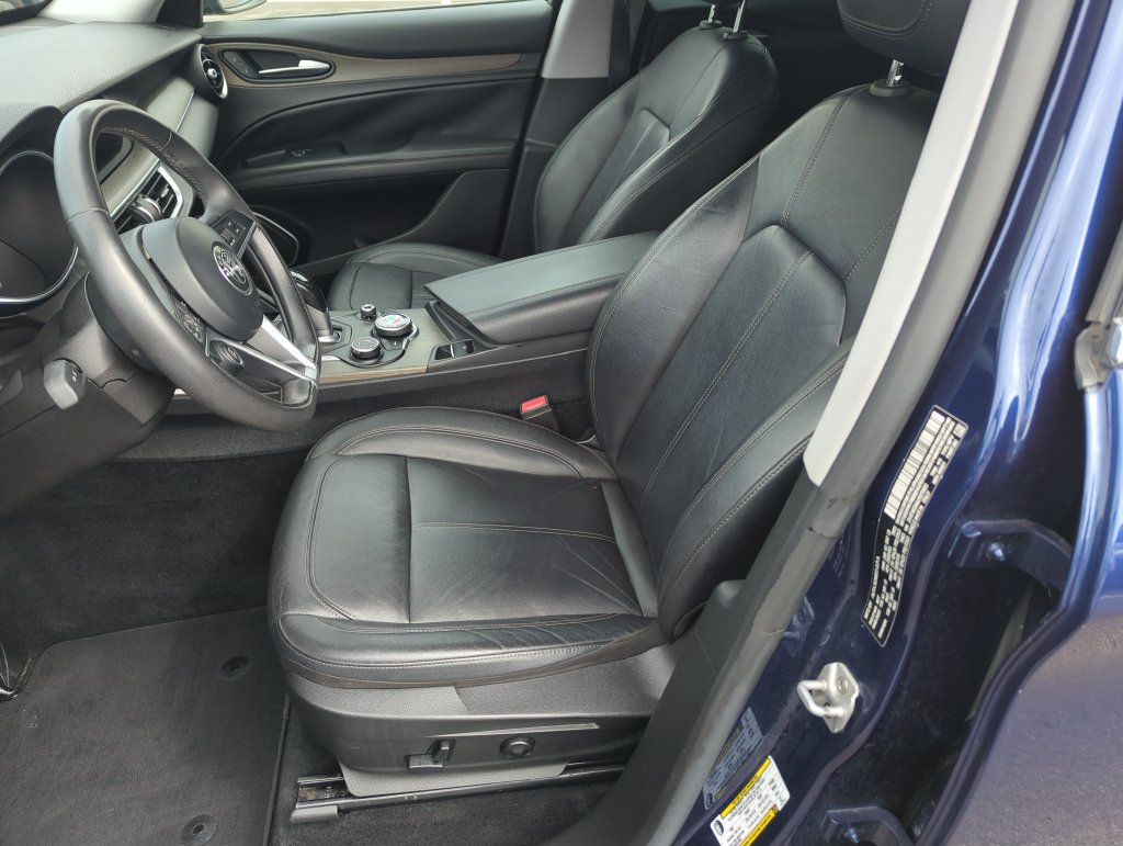 Used 2018 Alfa Romeo Stelvio Ti AWD/4WD image 12
