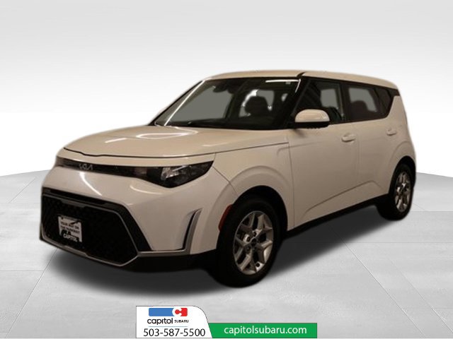 Used 2023 Kia Soul LX w/ LX Technology Package FWD image 5