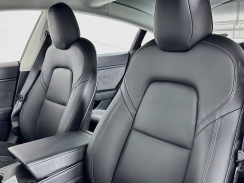 Used 2018 Tesla Model 3 Mid Range RWD image 9
