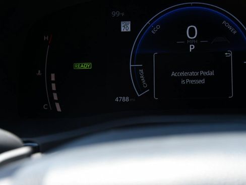 Used 2026 Toyota Camry SE FWD image 11