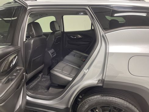 Used 2023 GMC Terrain SLT w/ Elevation Edition image 13