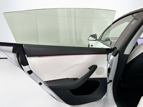 Used 2025 Tesla Model 3 Long Range image 26