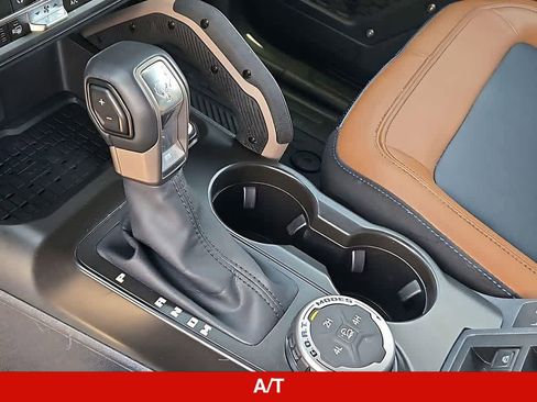 Used 2024 Ford Bronco Outer Banks AWD/4WD image 32