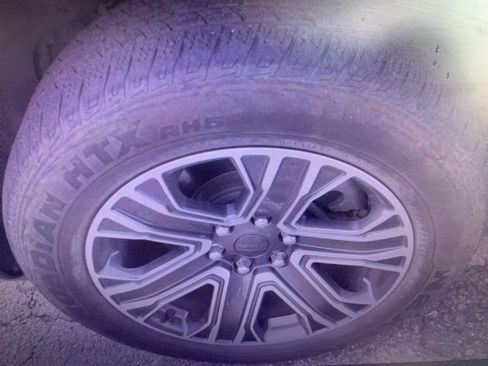 Used 2024 Jeep Wagoneer Series II image 6