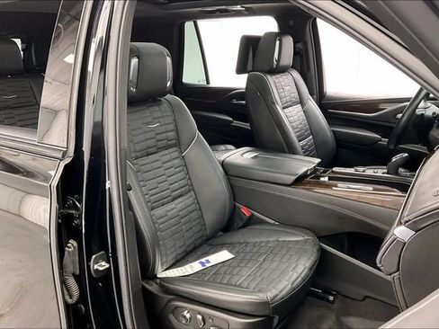 Used 2023 Cadillac Escalade Sport Platinum AWD/4WD image 7