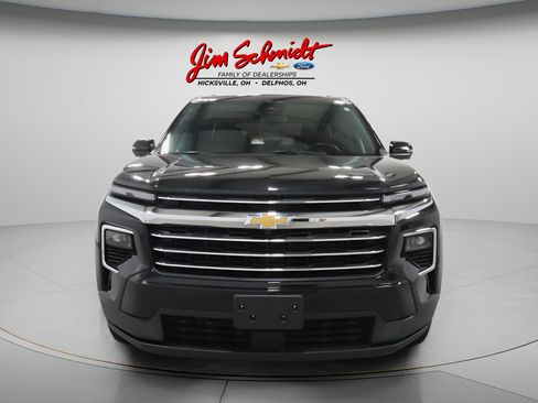 Used 2024 Chevrolet Traverse LT AWD/4WD image 3