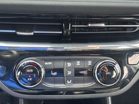 Used 2025 Buick Envista Sport Touring FWD image 19