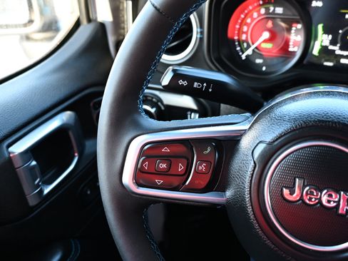 Used 2024 Jeep Wrangler High Altitude image 16