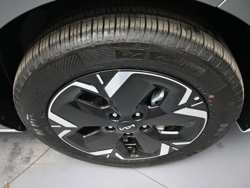 New 2025 Kia Niro Wave w/ Wave Preserve Package image 13