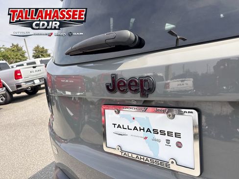 Used 2020 Jeep Renegade Altitude FWD image 5