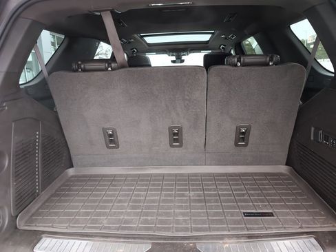 Used 2021 GMC Yukon Denali w/ Denali Premium Package image 10