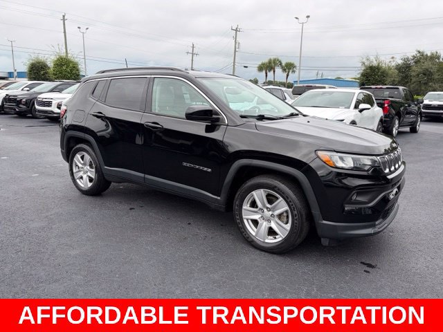 Used 2022 Jeep Compass Latitude FWD image 1