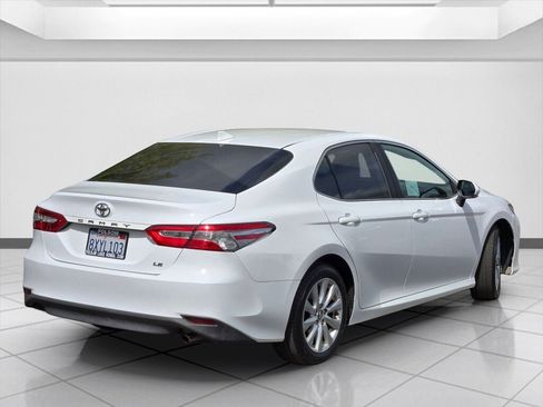 Used 2019 Toyota Camry LE w/ Convenience Package FWD image 5